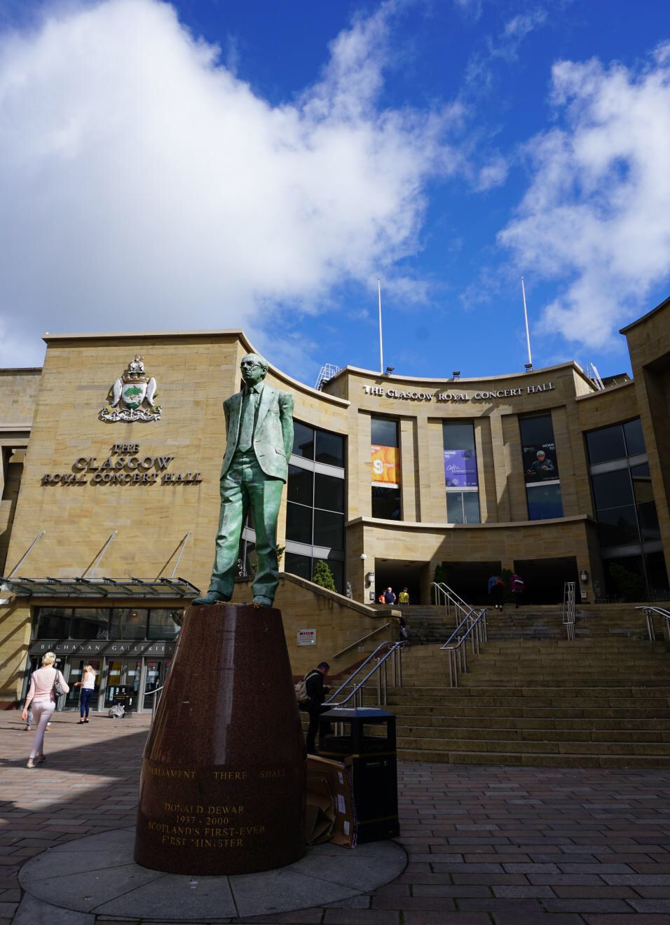 (图为格拉斯皇家音乐厅)